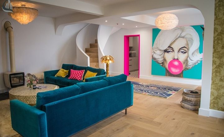 Art Deco Living Room with Bold Color Scheme