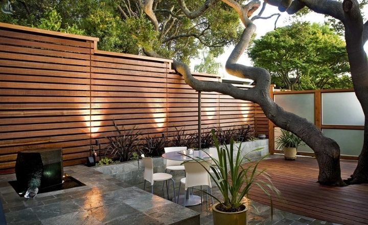 Modern Horizontal fence design