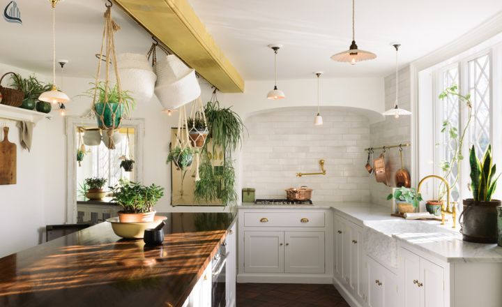 Traditional White Kitchen design