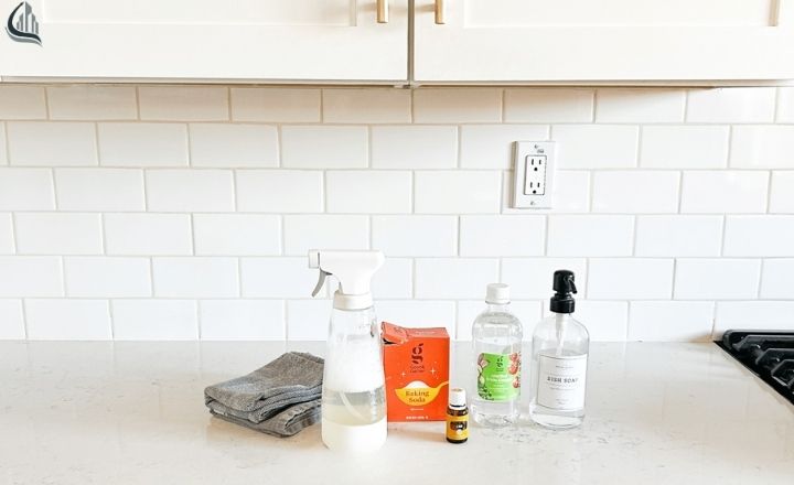 clean greasy kitchen cabinets