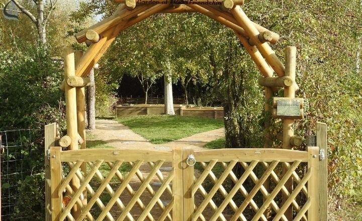 modern fence gate ideas for home entrance